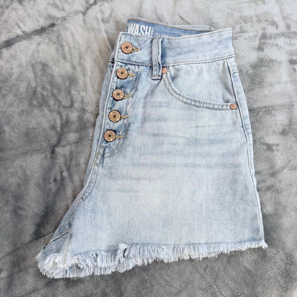 Super High Rise Jean Shorts 3/26 Rewash Vintage Reunion Frayed Hem Stretch Booty - Picture 2 of 16